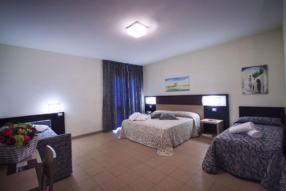 Riva Marina Resort - Cdshotels 카로비그노 외부 사진