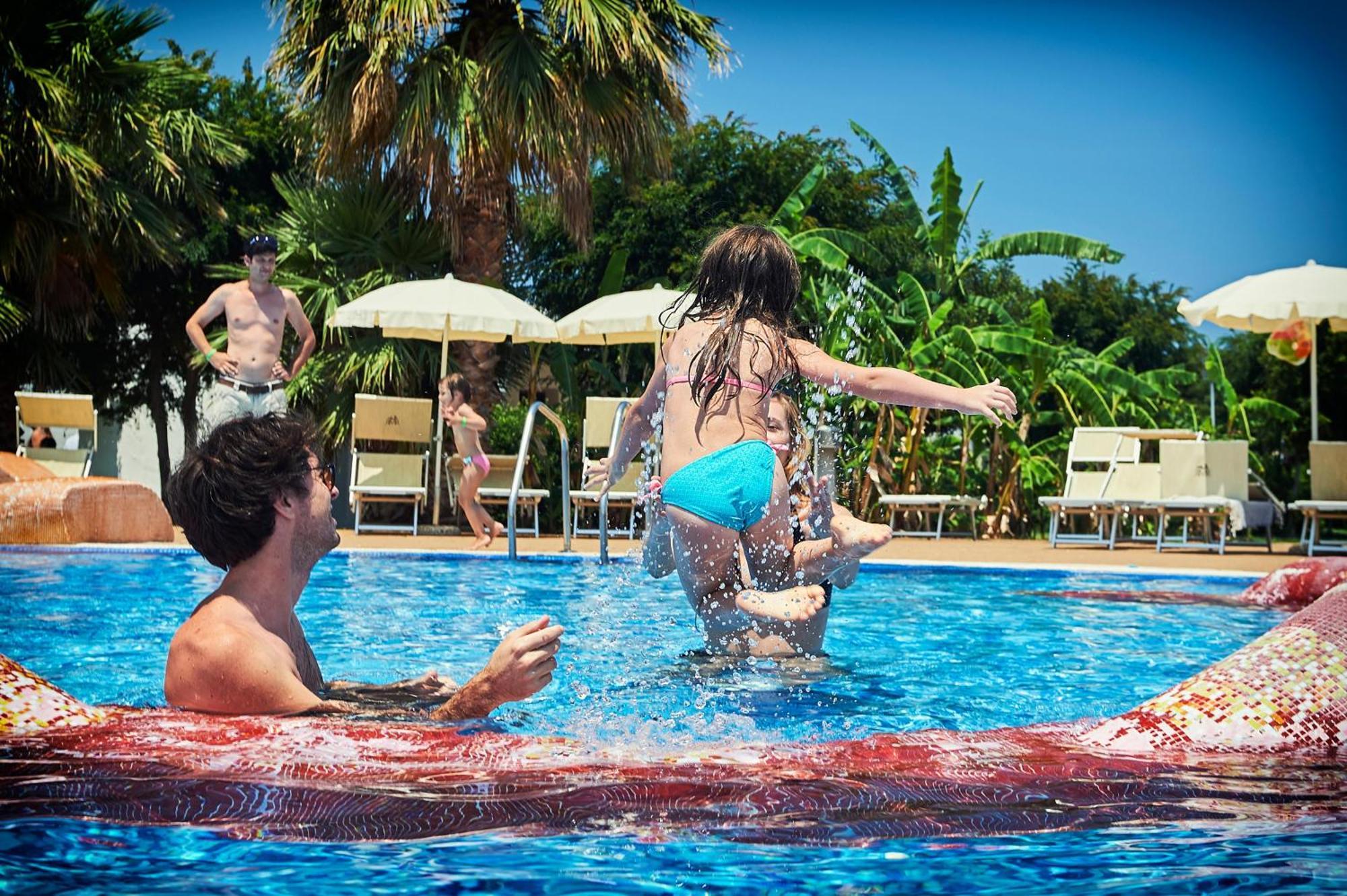 Riva Marina Resort - Cdshotels 카로비그노 외부 사진
